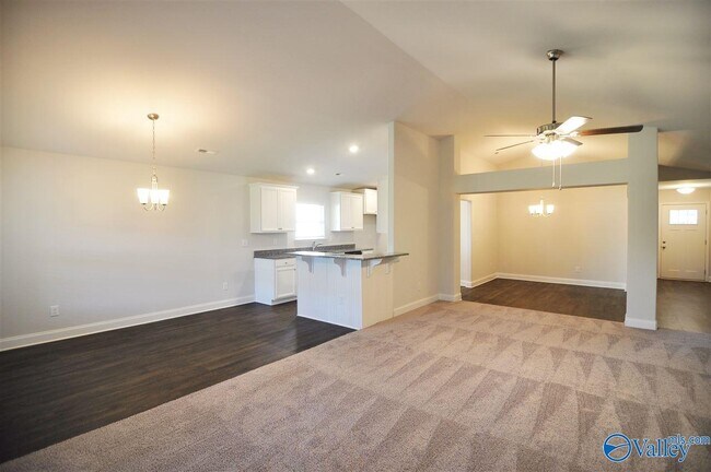 Building Photo - 2464 Bell Manor Dr SW