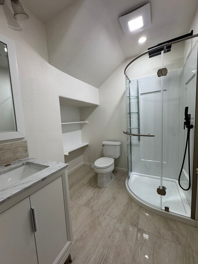 Building Photo - 37815 Fernwood Ct