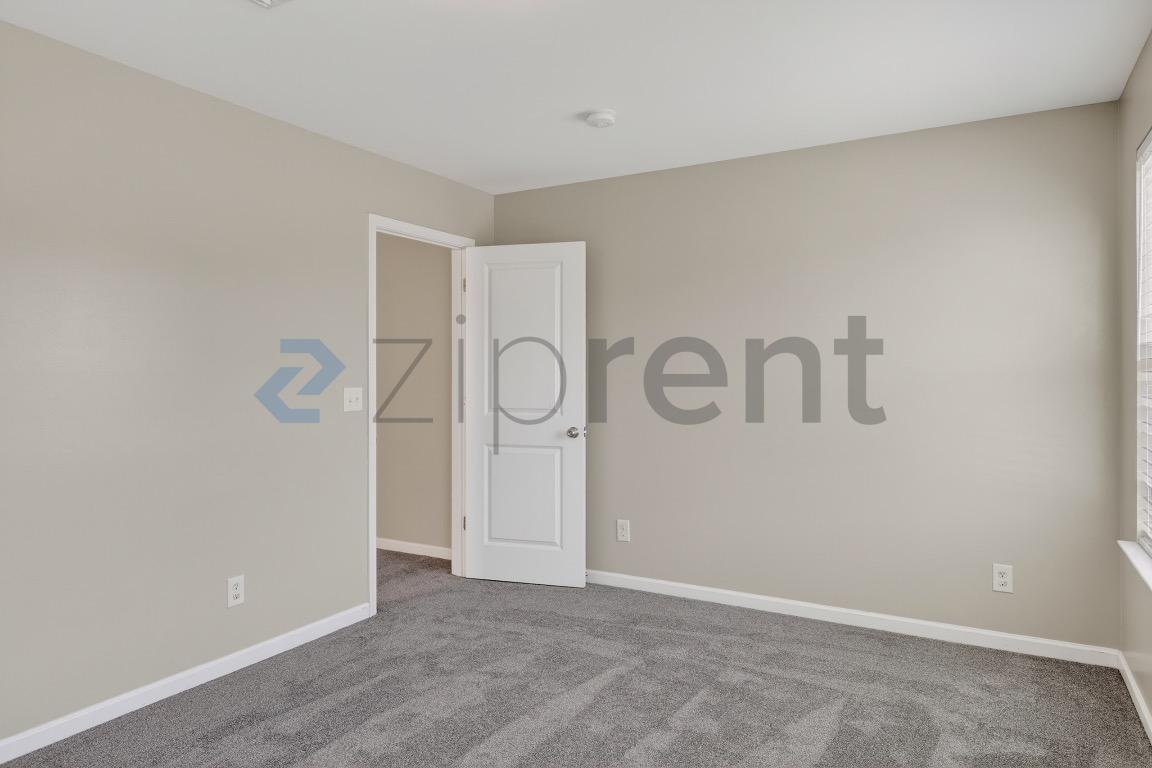 Building Photo - 291 Ranlo Ave