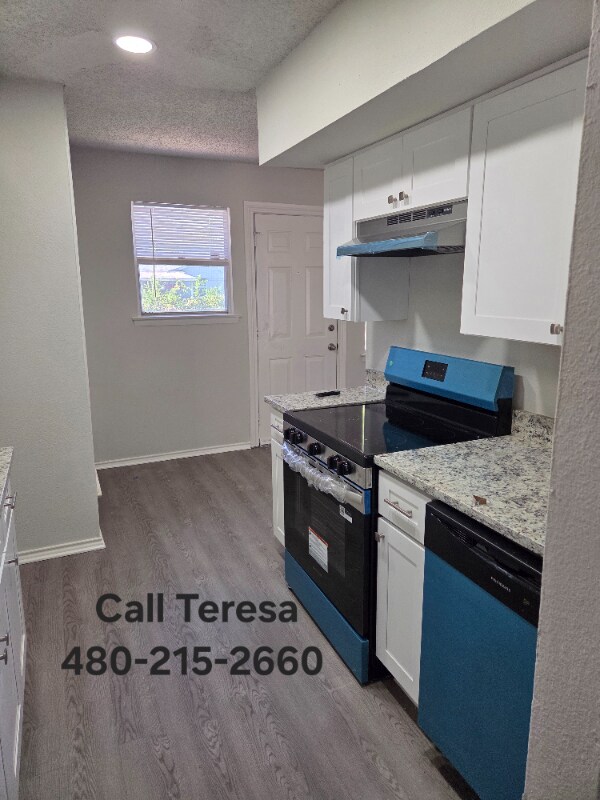 Building Photo - 4325 Chestnut Dr