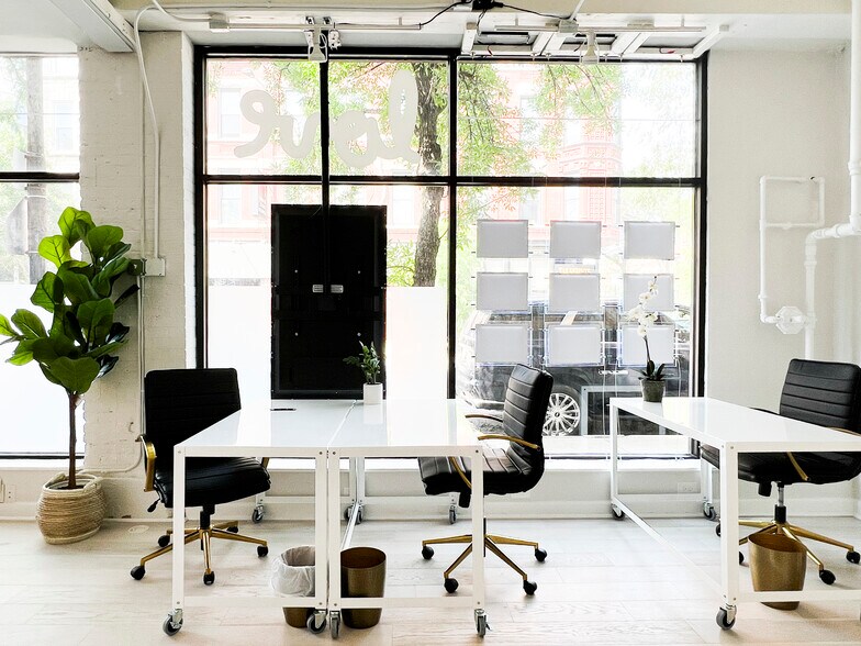 Building Photo - 1113 W Armitage Ave