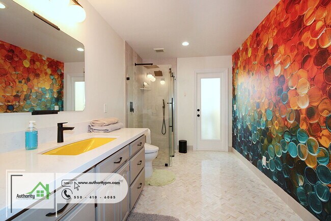 Building Photo - 3350 Mountain Oak Dr