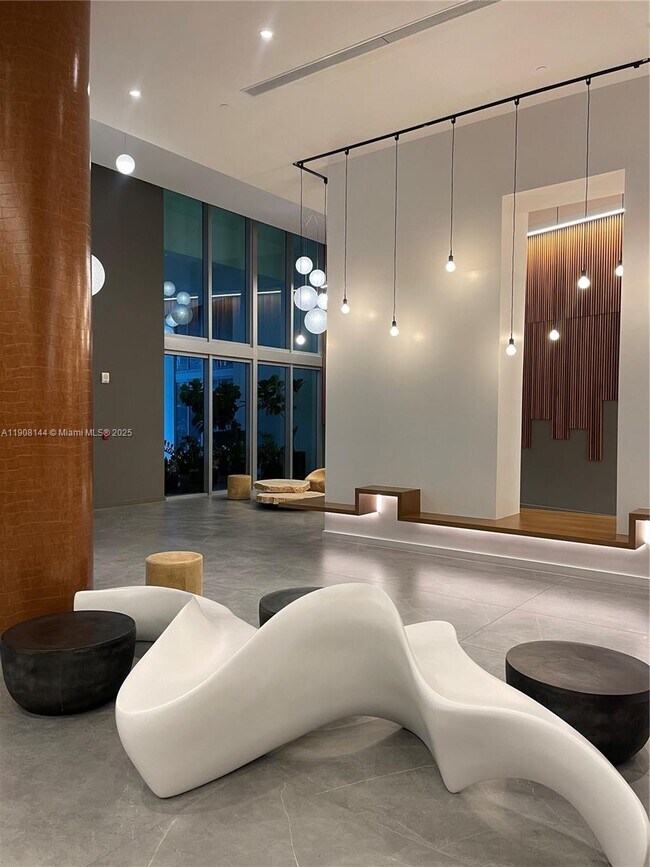 Building Photo - 350 S Miami Ave