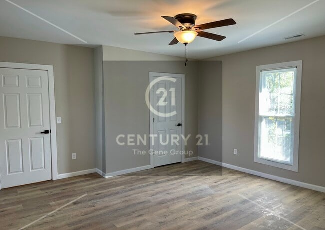 Building Photo - 319 Wyoming St