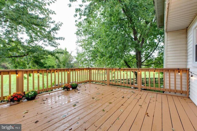 Building Photo - 5420 King Arthur Cir