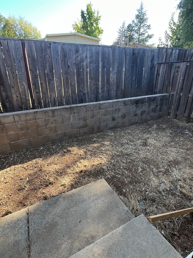 Building Photo - Sutter Creek Duplex