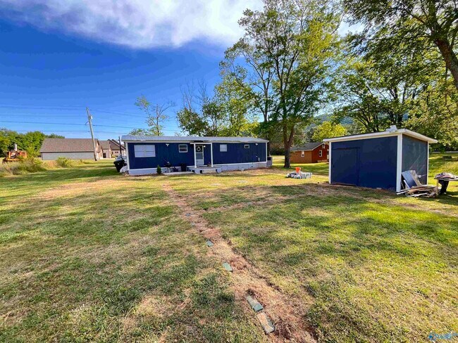 Building Photo - 123 Miller Ln