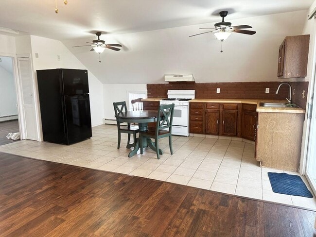 Building Photo - 78 Memorial Dr