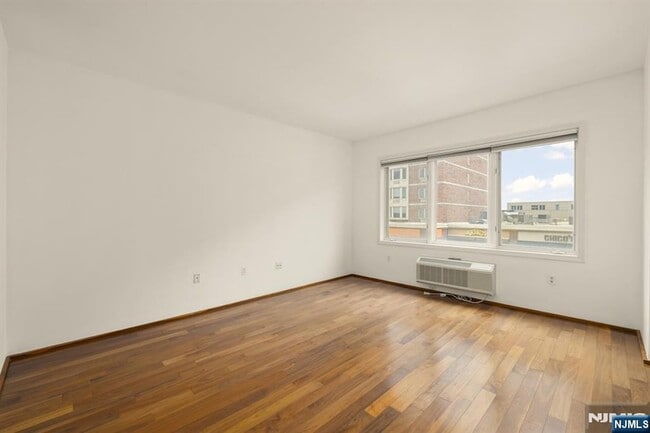 Building Photo - 3109 City Pl