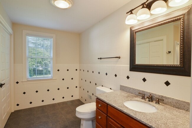 Building Photo - 66 Tucker Ln