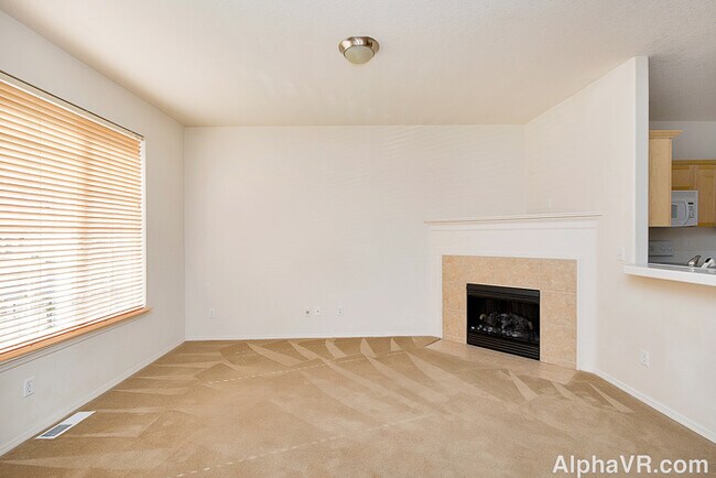 Building Photo - Charming 3 Bedroom | 2.5 Bathroom Townhome | Arbor Station Community | HOA Clubhouse | Pool | Hig...