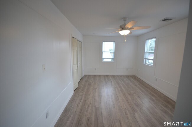 Building Photo - 41 Sorensen Rd