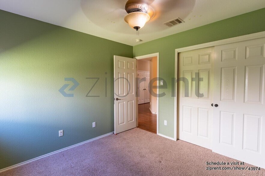 Building Photo - 11700 Springs Head Loop