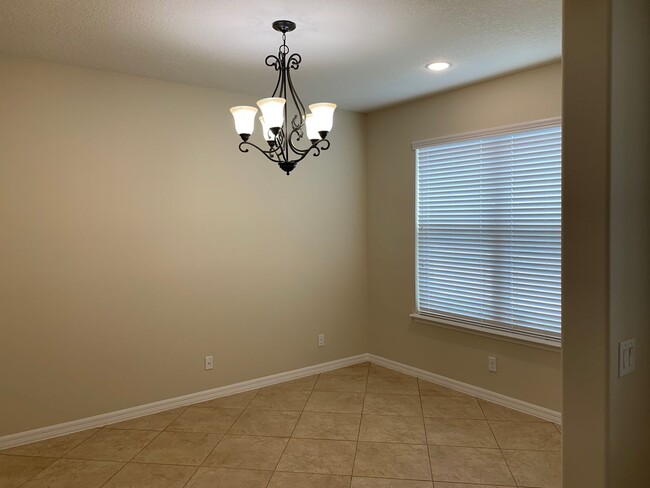 Building Photo - 3 Bedroom, 2.5 bath townhome n Windermere,...