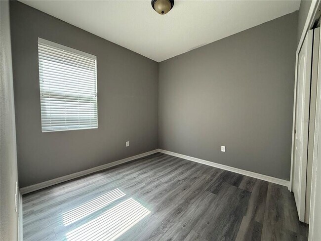 Building Photo - 10638 Laguna Plains Dr