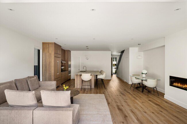 Building Photo - 337 Stotts Ml Rd