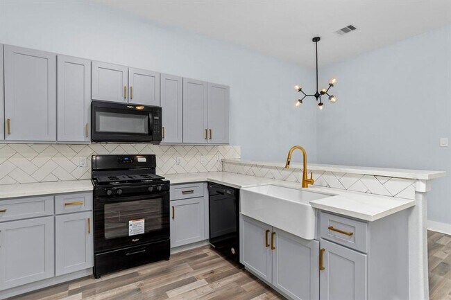 Building Photo - 1010 Junell St