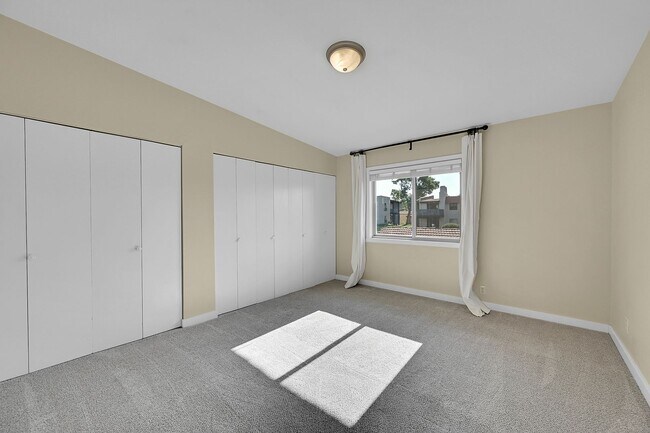 Building Photo - 1058 Fontmore Rd