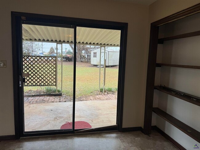 Building Photo - 108 Renoir Ln