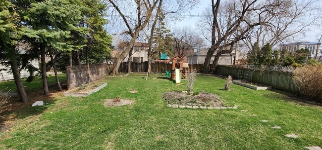 Building Photo - 1831 S Cumberland Ave