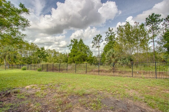 Building Photo - Clermont 3 Bed 2 Bath w/ Community Pool an...