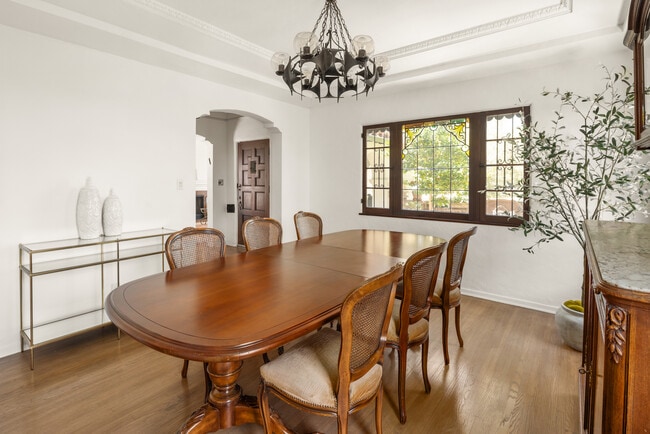 Building Photo - 1116 S La Jolla Ave