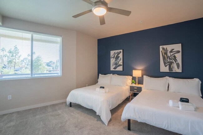 Building Photo - 1890 S Country Club Way