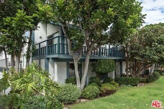 Building Photo - 25 Hurricane St