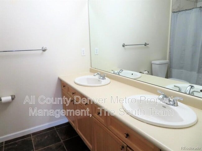 Building Photo - 7394 S Alkire St