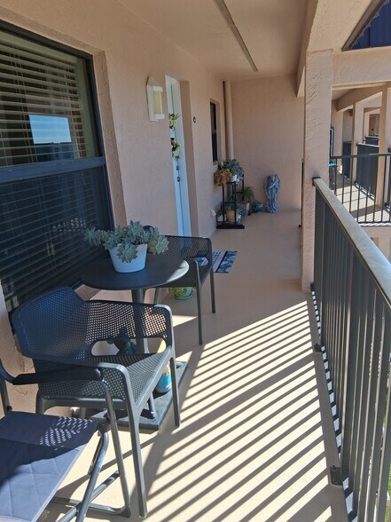 Building Photo - 2390 Ocean Shore Blvd