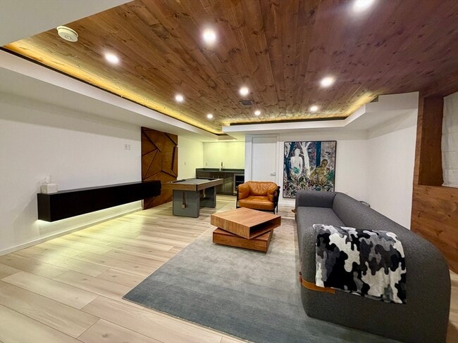 Building Photo - 351 Linwood Ave