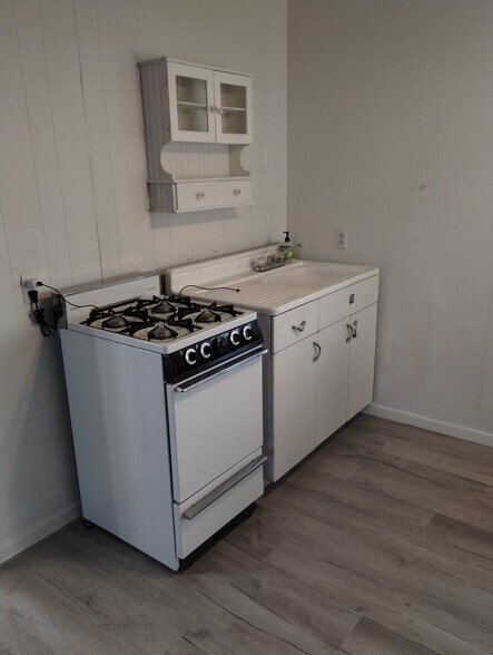 Building Photo - 4806 Nob Hill Dr