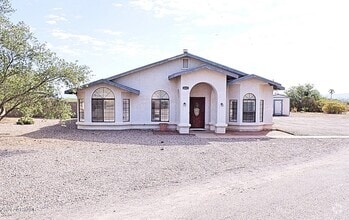 Building Photo - 4441 S Pueblo Ave