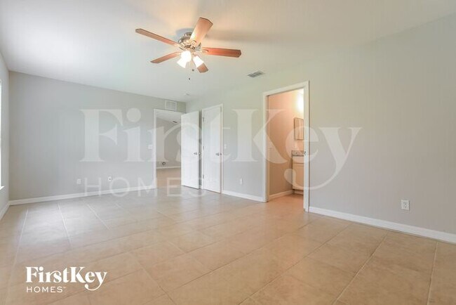 Building Photo - 11940 Helicon Ave