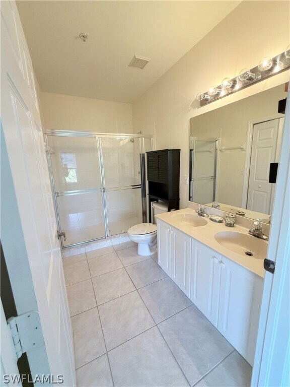 Building Photo - 9175 Celeste Dr