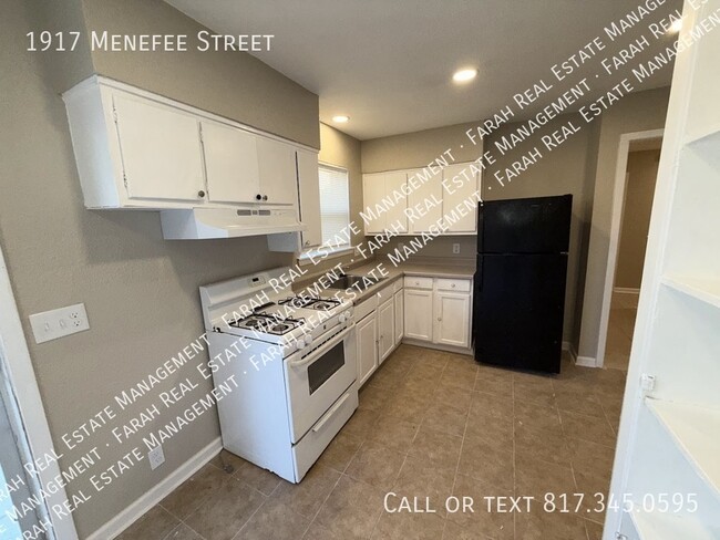 Building Photo - 1917 Menefee St