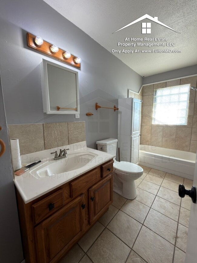 Building Photo - 607 Crestwood Dr