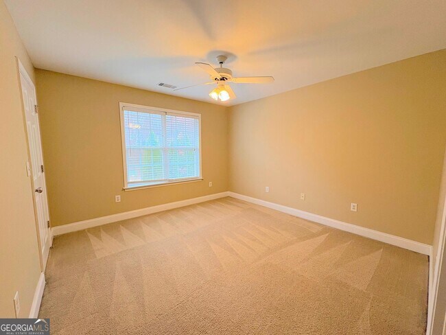 Building Photo - 460 S Barnett Shoals Rd