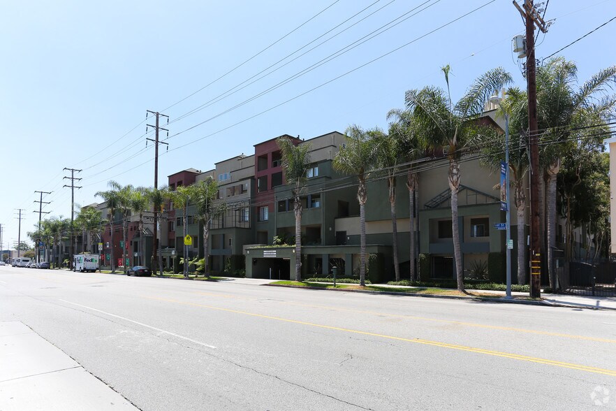 CentrePointe Apartments 3701 Overland Ave Los Angeles CA 90034