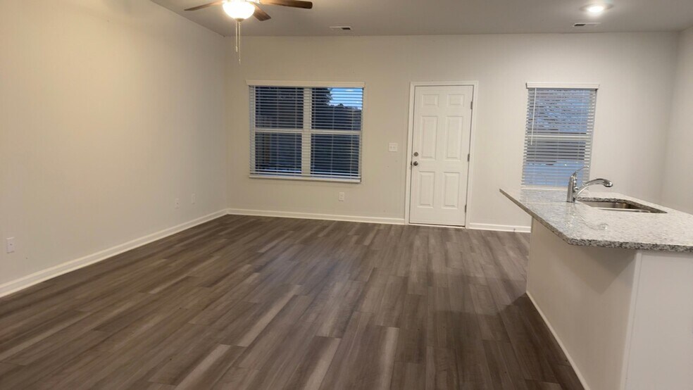 Building Photo - 124 Brexley Dr