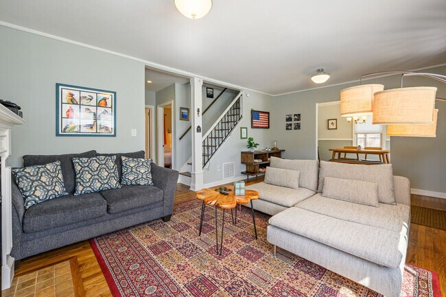 Primary Photo - 3265 N Fulton Ave