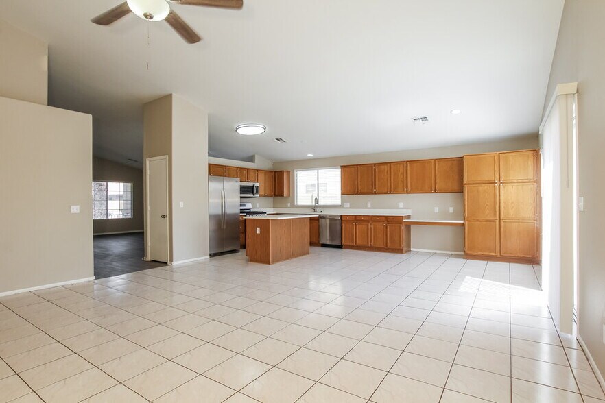 Building Photo - 8783 W Marconi Ave