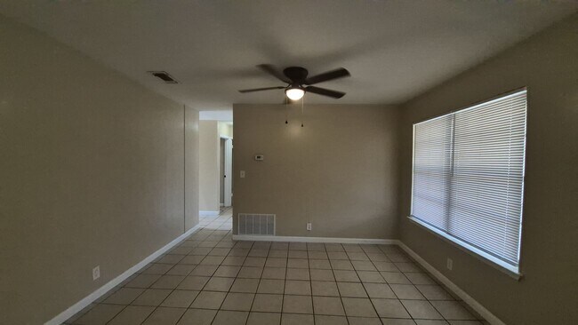 Building Photo - 7102 Glen Point Dr