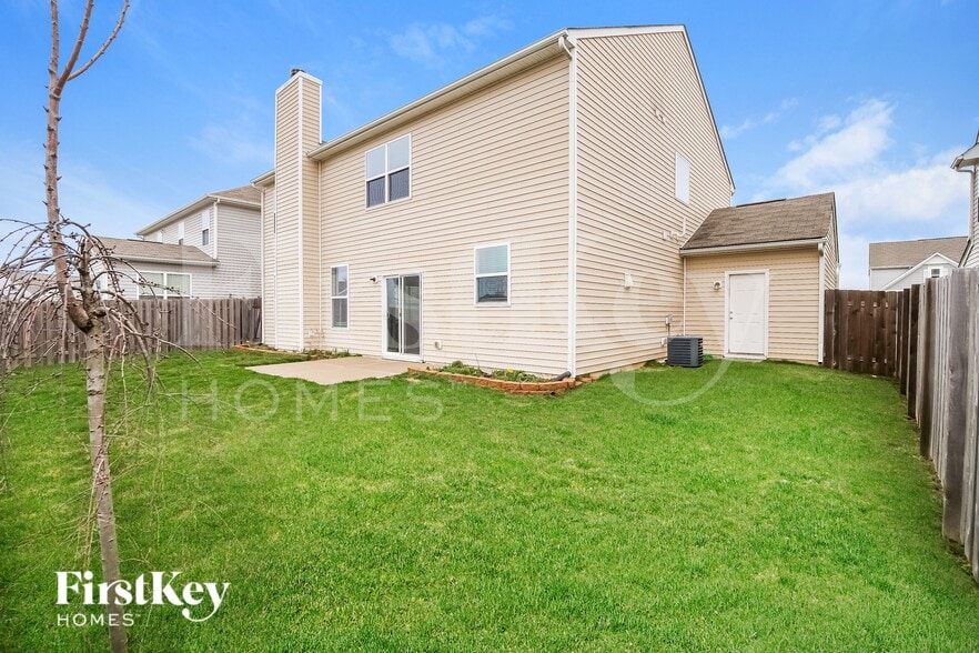 Building Photo - 5767 Blue Sky Dr