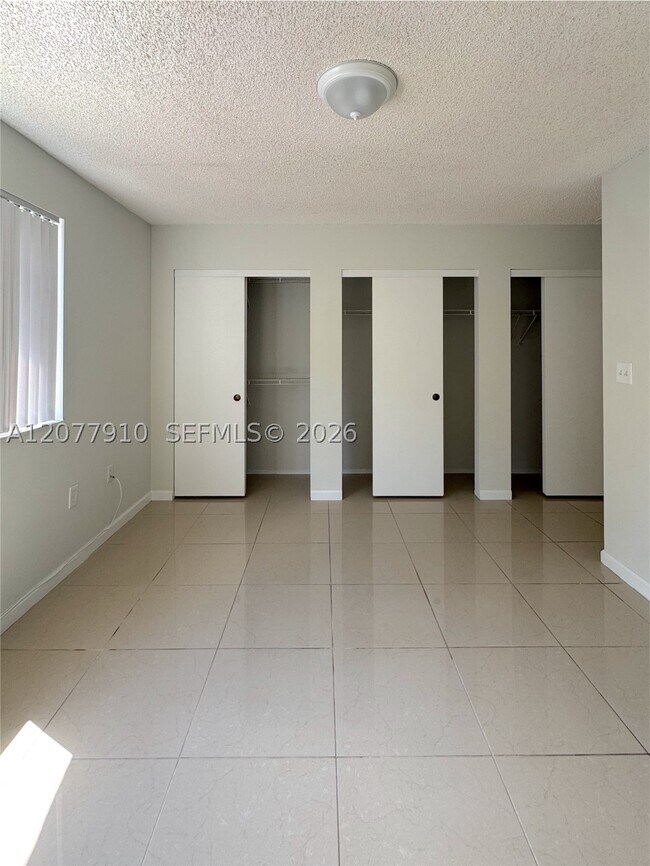 Building Photo - 3280 Coral Lake Ln