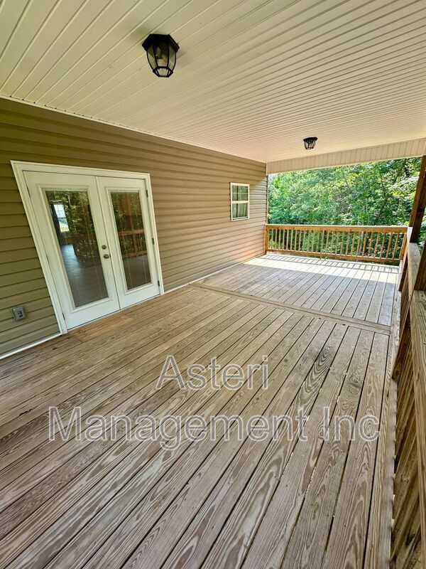 Building Photo - 113 Lasso Drive
