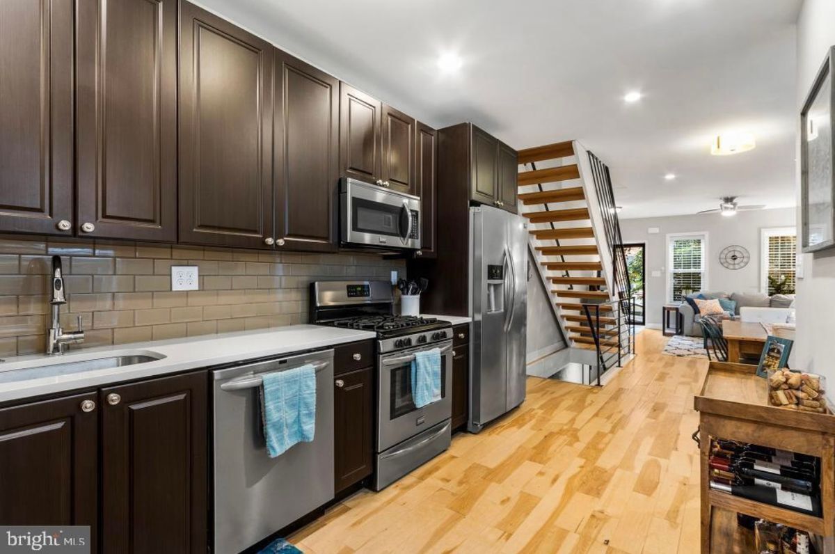 Building Photo - 2427 E Boston St