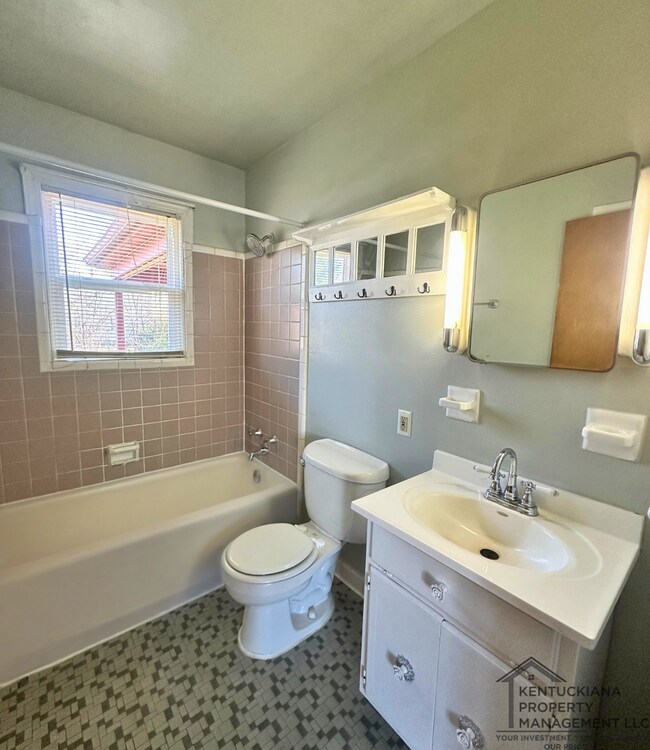 Building Photo - Charming 3BR/2BA Brick Cape Cod