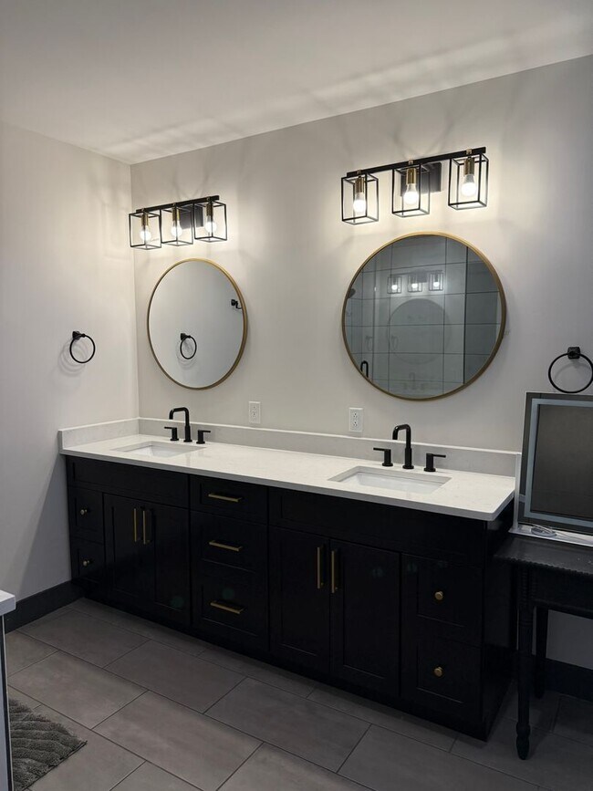Building Photo - 100 Quartz Knl