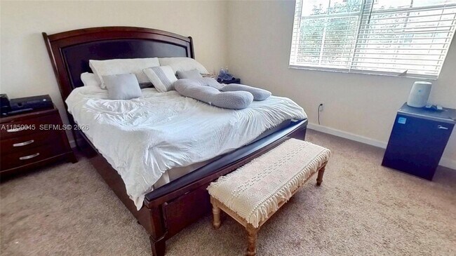 Building Photo - 1420 SE 26th Ave